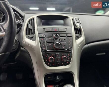 Серый Опель Астра, объемом двигателя 1.7 л и пробегом 208 тыс. км за 8800 $, фото 11 на Automoto.ua