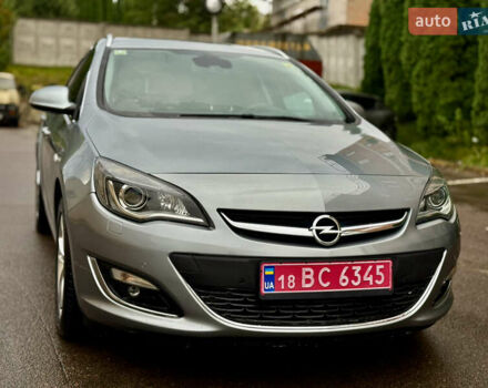 Опель Астра 2013 в Ровно на Automoto.ua Серый Опель Астра, объемом двигателя 2 л и пробегом 224 тыс. км за 7999 $, фото 2 на Automoto.ua