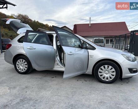 Серый Опель Астра, объемом двигателя 1.7 л и пробегом 264 тыс. км за 7200 $, фото 18 на Automoto.ua