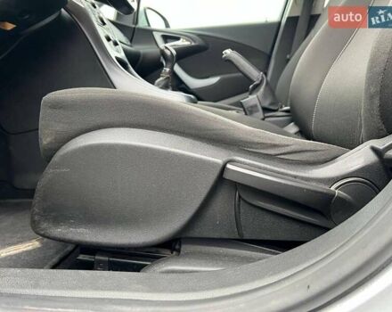 Серый Опель Астра, объемом двигателя 1.7 л и пробегом 330 тыс. км за 4000 $, фото 18 на Automoto.ua