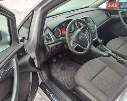 Серый Опель Астра, объемом двигателя 1.7 л и пробегом 165 тыс. км за 7300 $, фото 5 на Automoto.ua