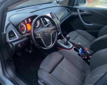 Серый Опель Астра, объемом двигателя 1.7 л и пробегом 320 тыс. км за 6700 $, фото 7 на Automoto.ua