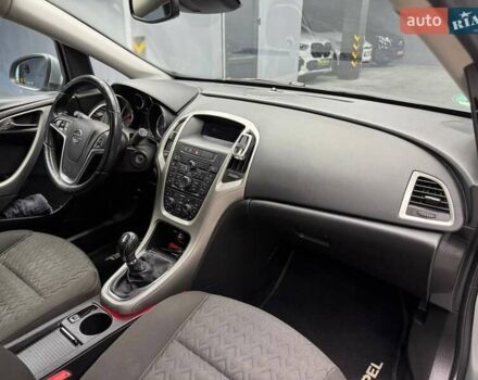 Серый Опель Астра, объемом двигателя 1.7 л и пробегом 208 тыс. км за 8800 $, фото 14 на Automoto.ua