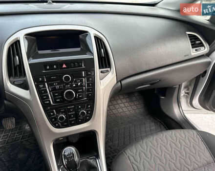 Серый Опель Астра, объемом двигателя 1.7 л и пробегом 264 тыс. км за 7200 $, фото 35 на Automoto.ua