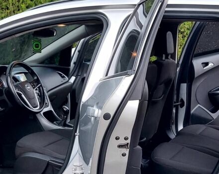 Серый Опель Астра, объемом двигателя 1.7 л и пробегом 246 тыс. км за 7300 $, фото 6 на Automoto.ua