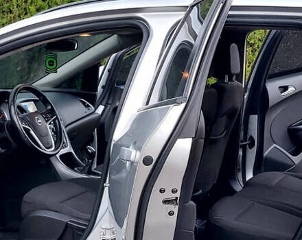 Серый Опель Астра, объемом двигателя 1.7 л и пробегом 246 тыс. км за 7300 $, фото 6 на Automoto.ua