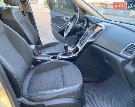 Серый Опель Астра, объемом двигателя 1.6 л и пробегом 300 тыс. км за 7700 $, фото 12 на Automoto.ua