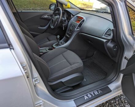 Серый Опель Астра, объемом двигателя 1.7 л и пробегом 170 тыс. км за 8900 $, фото 12 на Automoto.ua