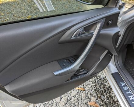 Серый Опель Астра, объемом двигателя 1.7 л и пробегом 170 тыс. км за 8900 $, фото 14 на Automoto.ua