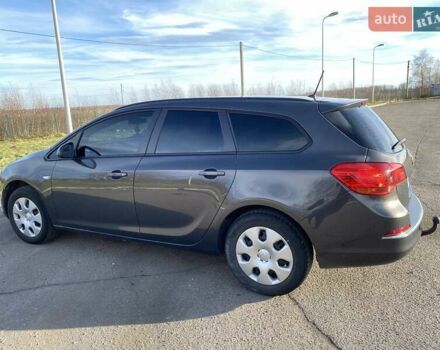 Серый Опель Астра, объемом двигателя 1.7 л и пробегом 250 тыс. км за 7100 $, фото 2 на Automoto.ua