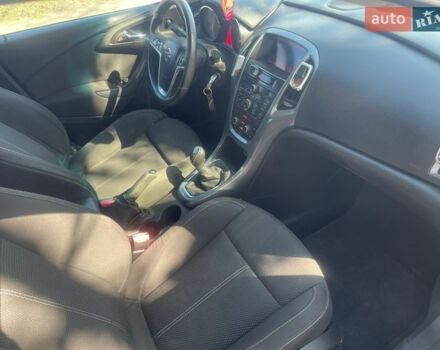 Серый Опель Астра, объемом двигателя 1.7 л и пробегом 240 тыс. км за 5300 $, фото 28 на Automoto.ua