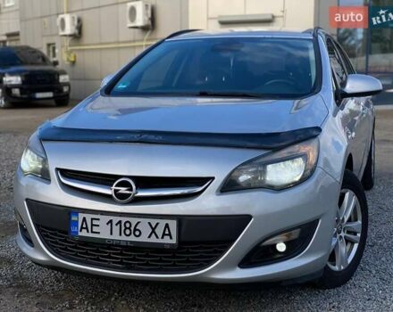Опель Астра 2015 у Дніпро (Дніпропетровську) на Automoto.ua Сірий Опель Астра, об'ємом двигуна 1.6 л та пробігом 290 тис. км за 7999 $, фото 3 на Automoto.ua