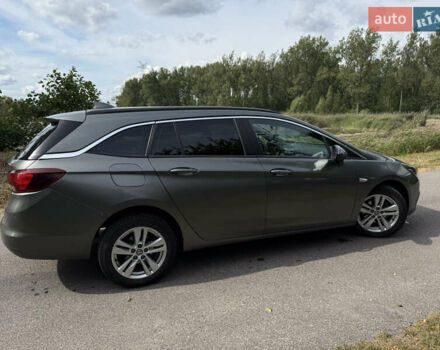 Серый Опель Астра, объемом двигателя 1.6 л и пробегом 272 тыс. км за 9600 $, фото 4 на Automoto.ua