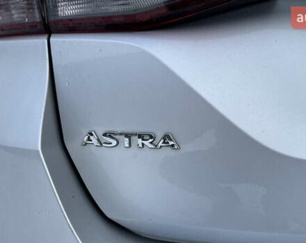 Серый Опель Астра, объемом двигателя 1.6 л и пробегом 154 тыс. км за 11200 $, фото 9 на Automoto.ua
