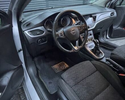 Серый Опель Астра, объемом двигателя 1.6 л и пробегом 185 тыс. км за 10800 $, фото 5 на Automoto.ua