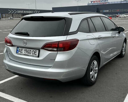 Серый Опель Астра, объемом двигателя 1.6 л и пробегом 152 тыс. км за 8999 $, фото 4 на Automoto.ua