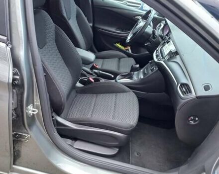 Серый Опель Астра, объемом двигателя 1.6 л и пробегом 343 тыс. км за 8000 $, фото 6 на Automoto.ua