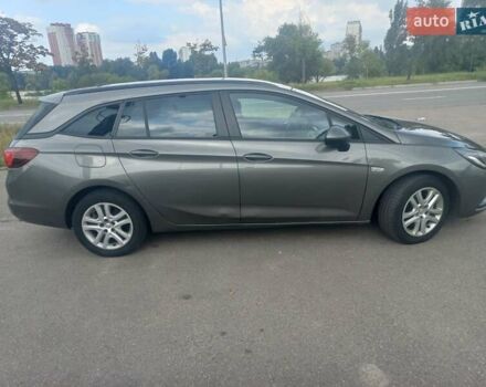 Серый Опель Астра, объемом двигателя 1.6 л и пробегом 343 тыс. км за 8000 $, фото 2 на Automoto.ua