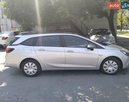 Серый Опель Астра, объемом двигателя 1.6 л и пробегом 336 тыс. км за 10000 $, фото 2 на Automoto.ua