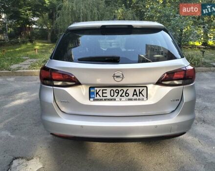 Серый Опель Астра, объемом двигателя 1.6 л и пробегом 336 тыс. км за 10000 $, фото 5 на Automoto.ua