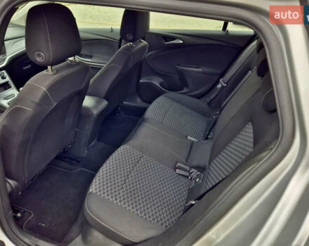 Серый Опель Астра, объемом двигателя 1.5 л и пробегом 270 тыс. км за 9999 $, фото 18 на Automoto.ua