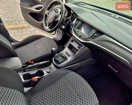 Серый Опель Астра, объемом двигателя 1.5 л и пробегом 270 тыс. км за 9999 $, фото 1 на Automoto.ua