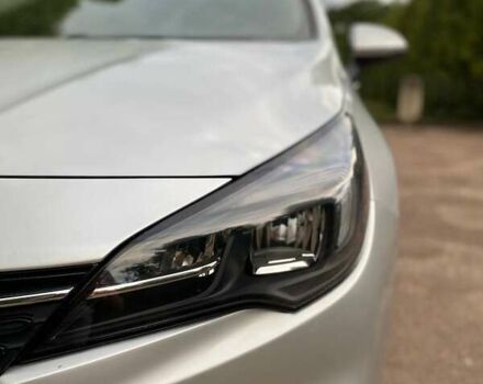 Серый Опель Астра, объемом двигателя 1.5 л и пробегом 115 тыс. км за 12599 $, фото 1 на Automoto.ua