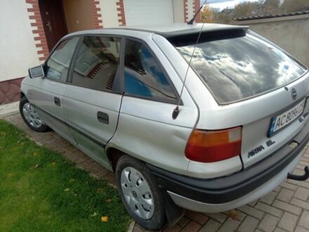 Опель Астра 1992 в Кельменцах на Automoto.ua Серый Опель Астра, объемом двигателя 1.6 л и пробегом 350 тыс. км за 900 $, фото 1 на Automoto.ua