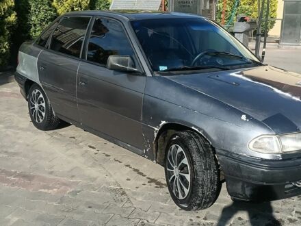 Серый Опель Астра, объемом двигателя 0 л и пробегом 350 тыс. км за 900 $, фото 1 на Automoto.ua