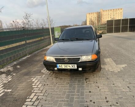 Серый Опель Астра, объемом двигателя 1.4 л и пробегом 379 тыс. км за 1843 $, фото 1 на Automoto.ua