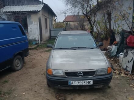 Серый Опель Астра, объемом двигателя 1.4 л и пробегом 280 тыс. км за 850 $, фото 1 на Automoto.ua