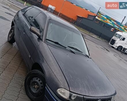 Серый Опель Астра, объемом двигателя 1.6 л и пробегом 300 тыс. км за 1350 $, фото 1 на Automoto.ua