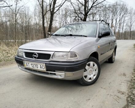 Серый Опель Астра, объемом двигателя 1.4 л и пробегом 300 тыс. км за 1250 $, фото 1 на Automoto.ua