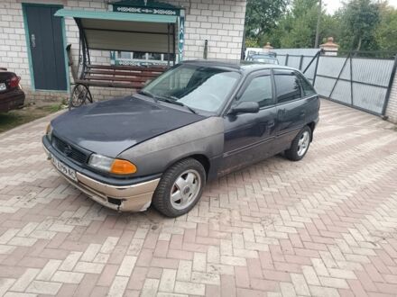 Опель Астра 1995 у Нежине на Automoto.ua Сірий Опель Астра, об'ємом двигуна 1.8 л та пробігом 400 тис. км за 500 $, фото 1 на Automoto.ua