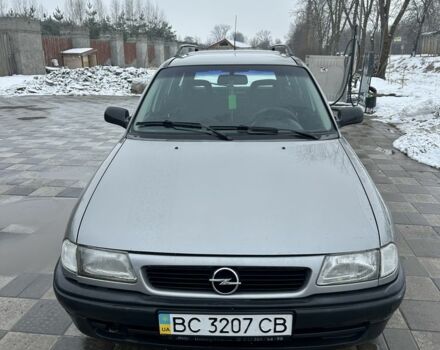 Серый Опель Астра, объемом двигателя 1.6 л и пробегом 295 тыс. км за 1600 $, фото 1 на Automoto.ua