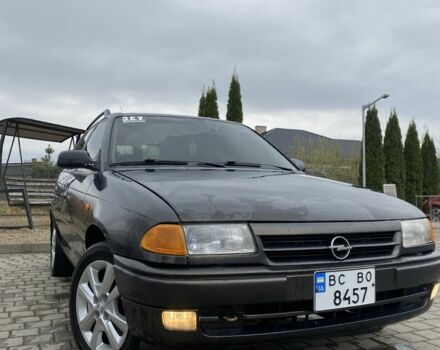 Серый Опель Астра, объемом двигателя 1.6 л и пробегом 400 тыс. км за 1800 $, фото 1 на Automoto.ua