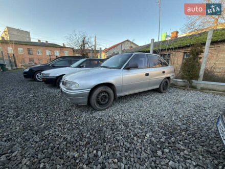 Серый Опель Астра, объемом двигателя 1.4 л и пробегом 300 тыс. км за 1299 $, фото 1 на Automoto.ua