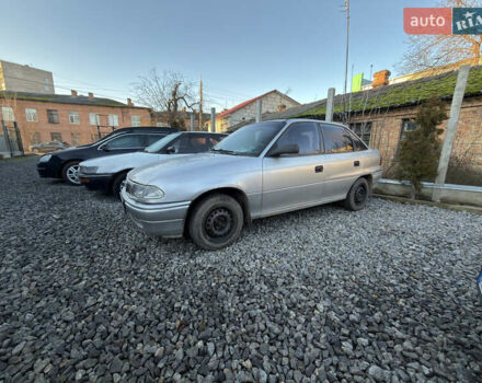 Серый Опель Астра, объемом двигателя 1.4 л и пробегом 300 тыс. км за 1299 $, фото 1 на Automoto.ua