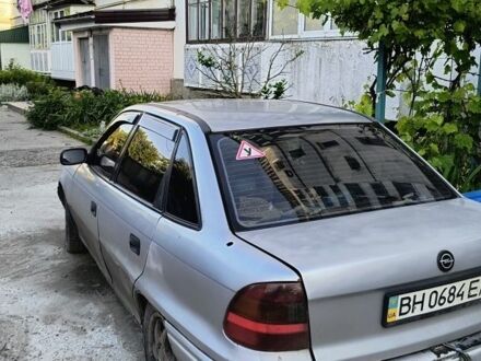Сірий Опель Астра, об'ємом двигуна 1.6 л та пробігом 40 тис. км за 1009 $, фото 1 на Automoto.ua
