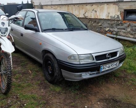 Серый Опель Астра, объемом двигателя 1.6 л и пробегом 230 тыс. км за 1650 $, фото 1 на Automoto.ua