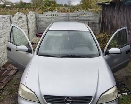 Серый Опель Астра, объемом двигателя 1.69 л и пробегом 327 тыс. км за 2500 $, фото 1 на Automoto.ua