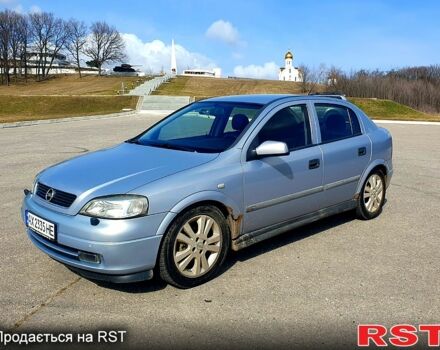 Серый Опель Астра, объемом двигателя 1.6 л и пробегом 255 тыс. км за 3500 $, фото 1 на Automoto.ua