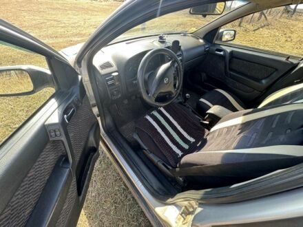 Сірий Опель Астра, об'ємом двигуна 2 л та пробігом 300 тис. км за 1400 $, фото 1 на Automoto.ua