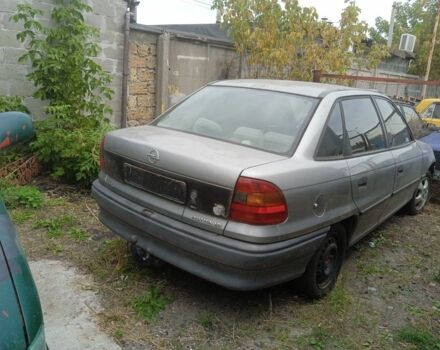 Серый Опель Астра, объемом двигателя 0 л и пробегом 230 тыс. км за 450 $, фото 1 на Automoto.ua