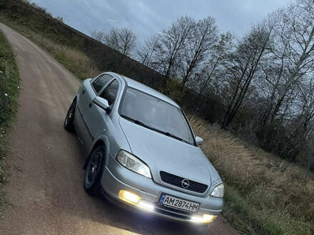 Серый Опель Астра, объемом двигателя 1.6 л и пробегом 300 тыс. км за 2600 $, фото 1 на Automoto.ua