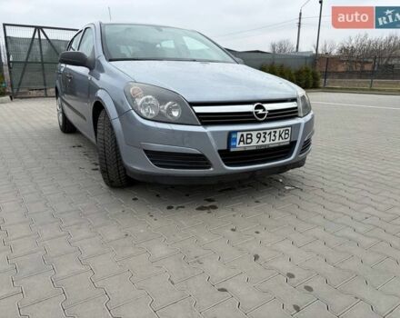 Серый Опель Астра, объемом двигателя 1.6 л и пробегом 220 тыс. км за 3800 $, фото 1 на Automoto.ua