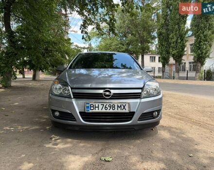 Серый Опель Астра, объемом двигателя 1.4 л и пробегом 214 тыс. км за 3800 $, фото 1 на Automoto.ua