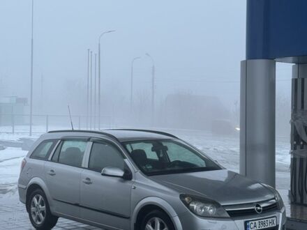 Серый Опель Астра, объемом двигателя 1.4 л и пробегом 303 тыс. км за 5450 $, фото 1 на Automoto.ua