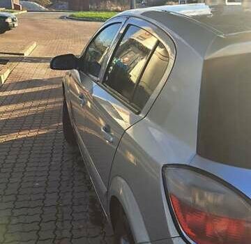 Серый Опель Астра, объемом двигателя 1.69 л и пробегом 282 тыс. км за 3500 $, фото 1 на Automoto.ua