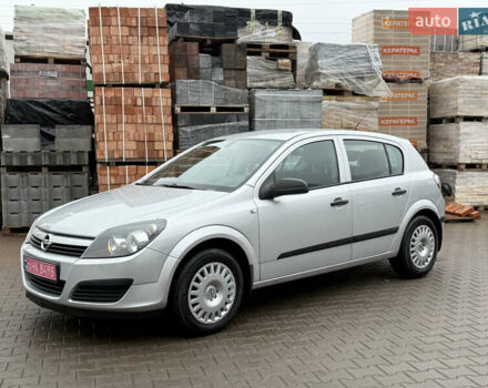 Серый Опель Астра, объемом двигателя 1.6 л и пробегом 168 тыс. км за 5100 $, фото 1 на Automoto.ua